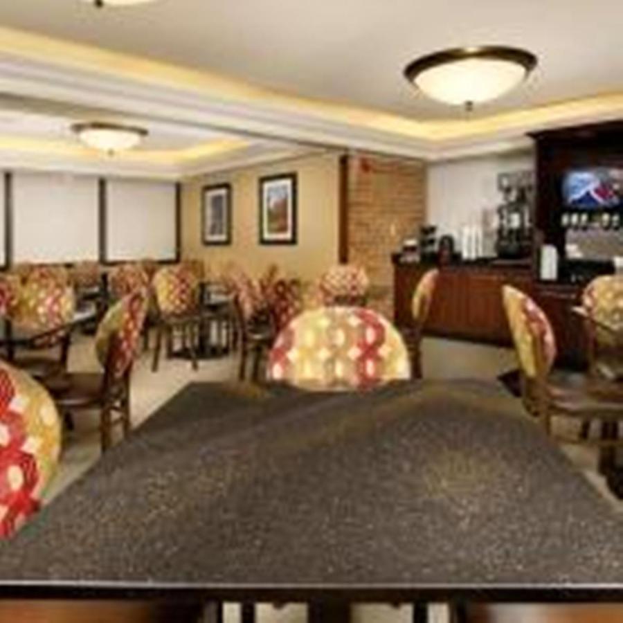 Hotel Lotus Kansas City Merriam Εξωτερικό φωτογραφία