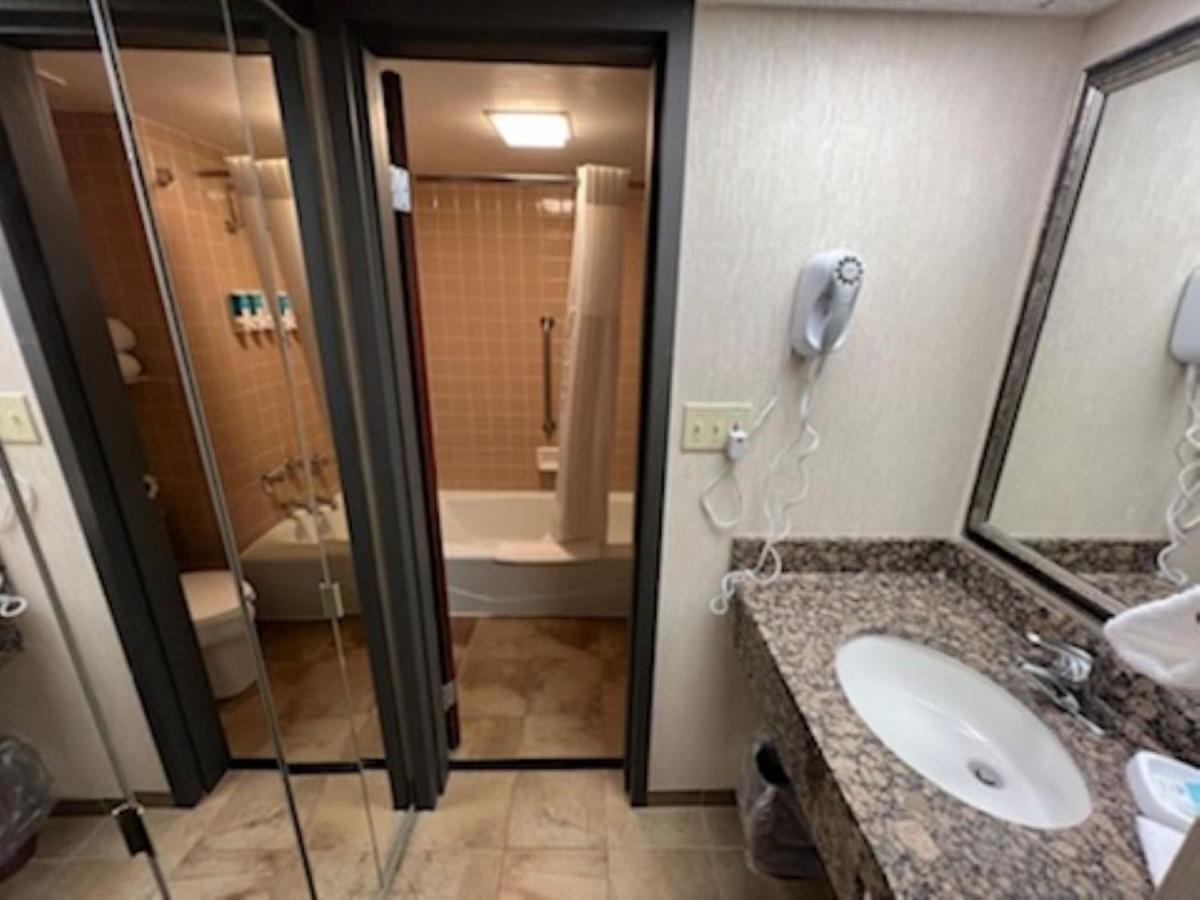 Hotel Lotus Kansas City Merriam Εξωτερικό φωτογραφία