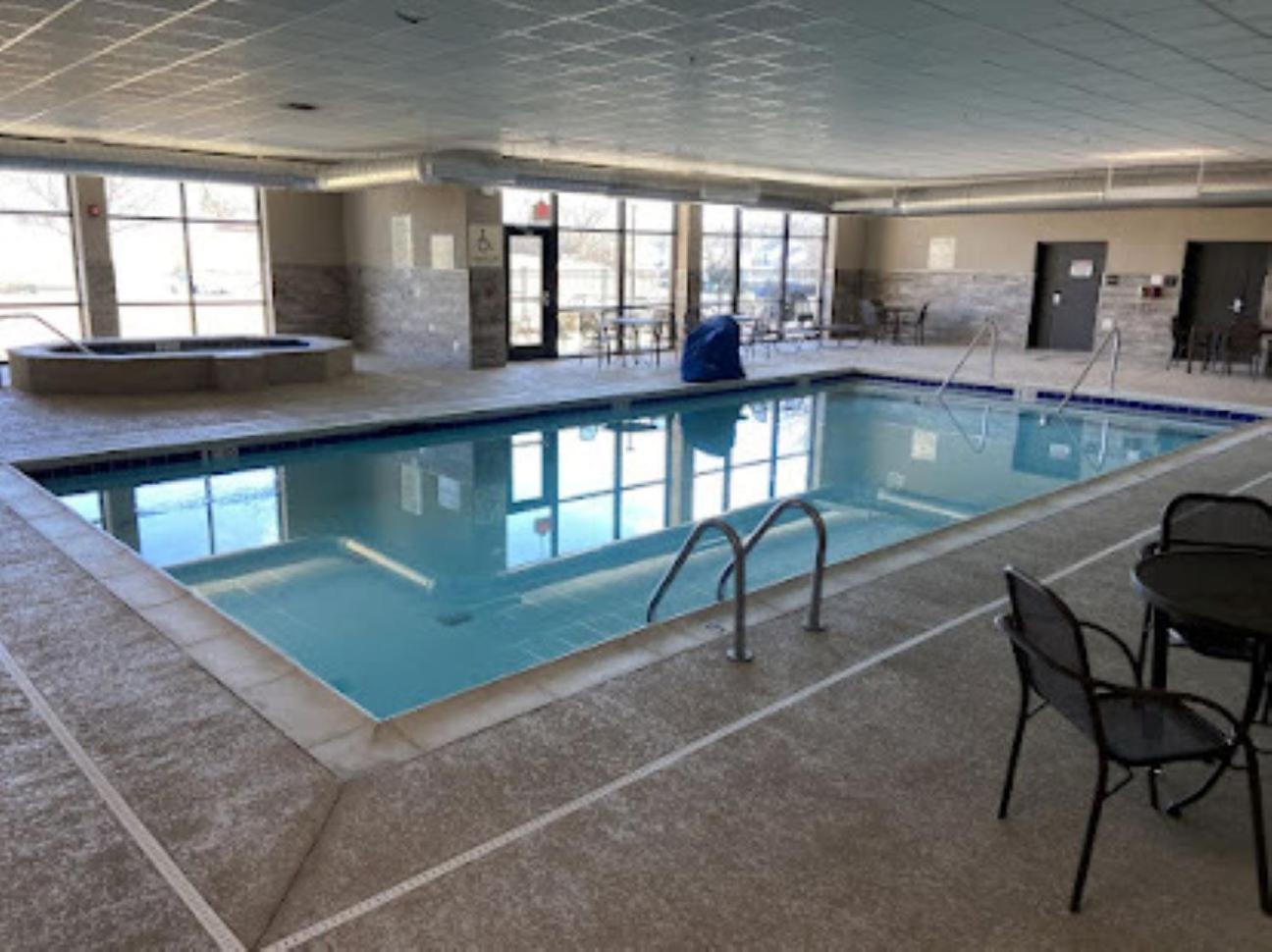 Hotel Lotus Kansas City Merriam Εξωτερικό φωτογραφία