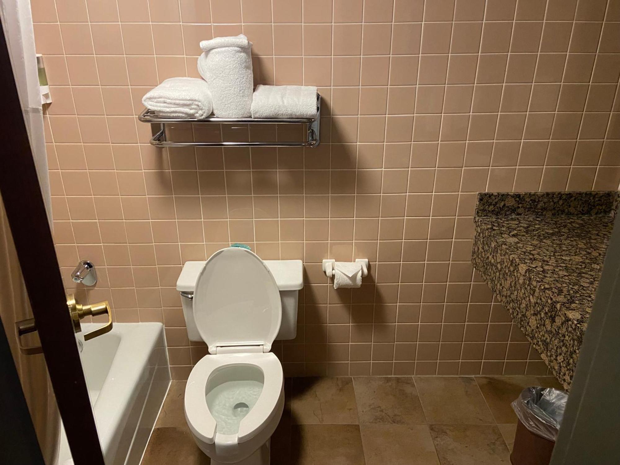 Hotel Lotus Kansas City Merriam Εξωτερικό φωτογραφία